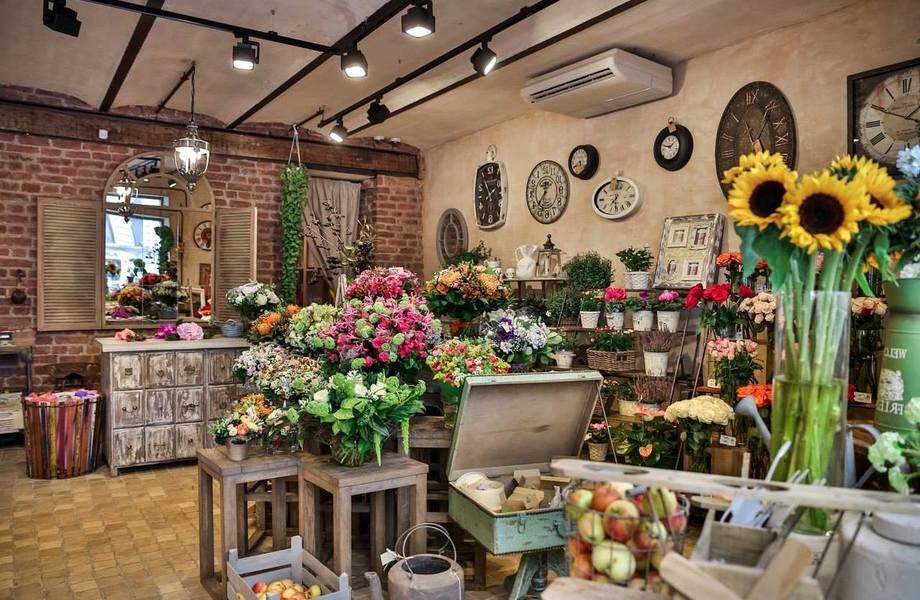 Цветочный магазин в элитном доме с клиентской базой