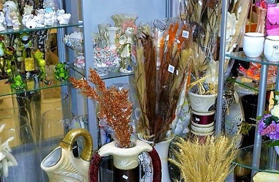 Семейный бизнес - магазин цветов и сувениров 