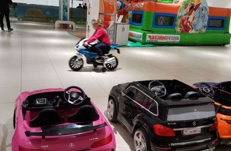 Прокат детских электромобилей в ТРЦ