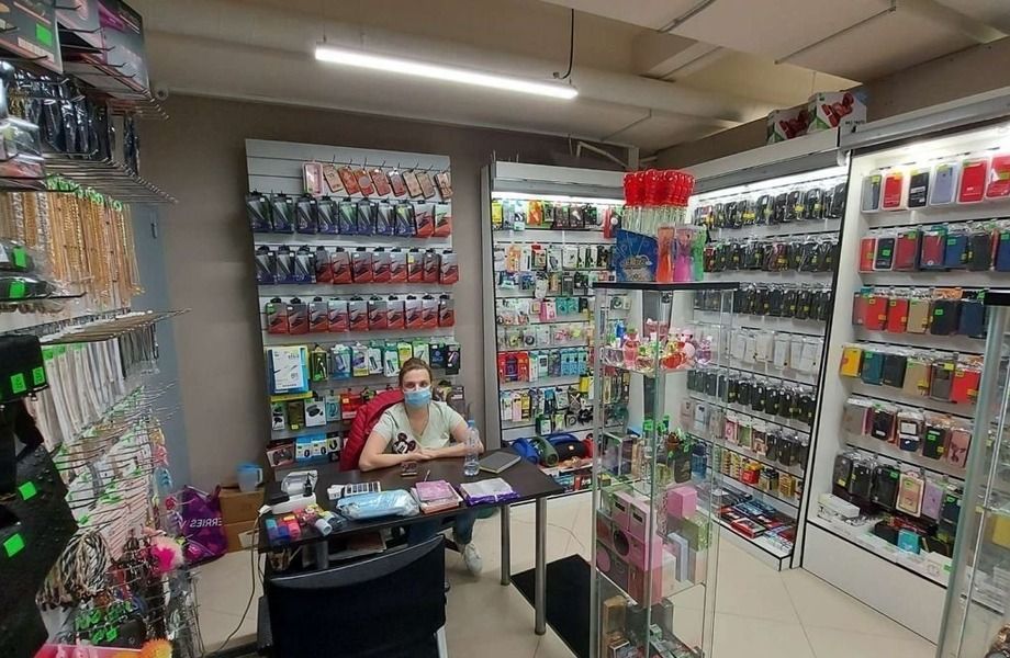 Магазин мобильных товаров / ремонт телефонов