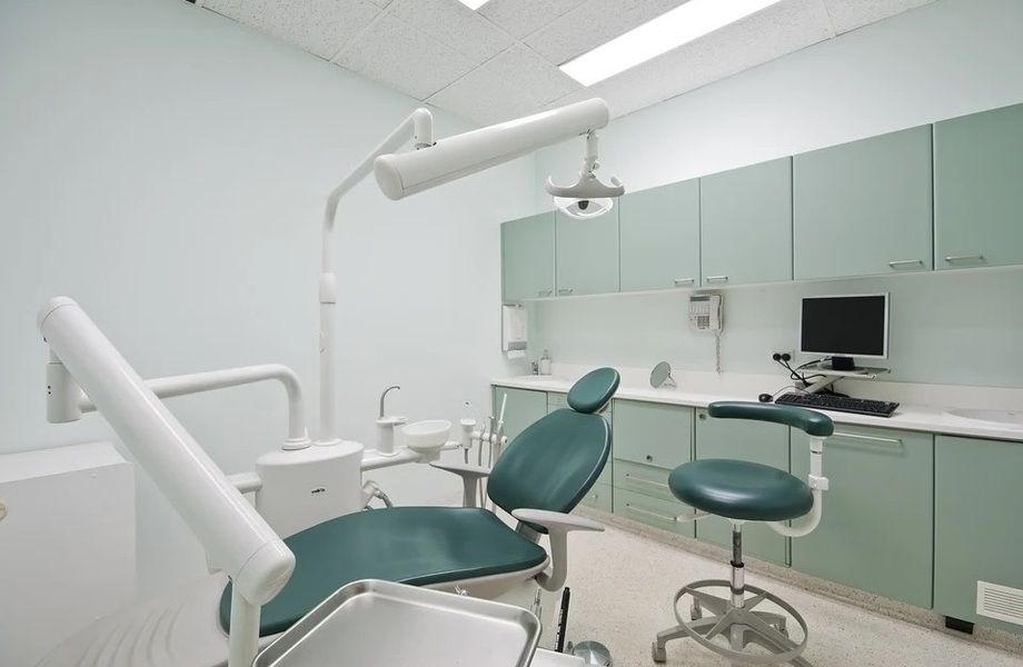 Стоматологическая клиника на три кабинета рядом с метро Щукинская