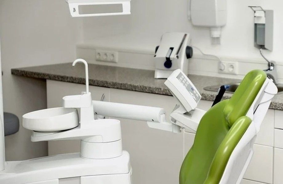 Стоматологическая клиника с зуботехнической лабораторией и рентгеном