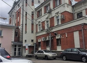 Фото Здание рядом с метро в собственность