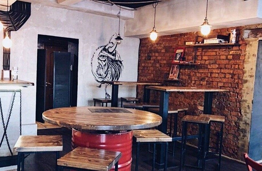 Дизайнерский бар крафтового пива с кухней  в ЦАО г. Москвы