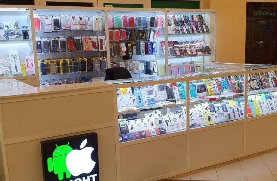Точка продажи аксессуаров и ремонта телефонов в ТЦ УниверСити