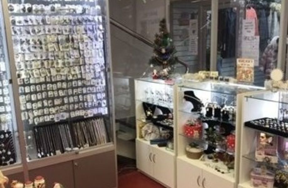 Магазин бижутерии в ТЦ с прибылью 150 тыс. руб.