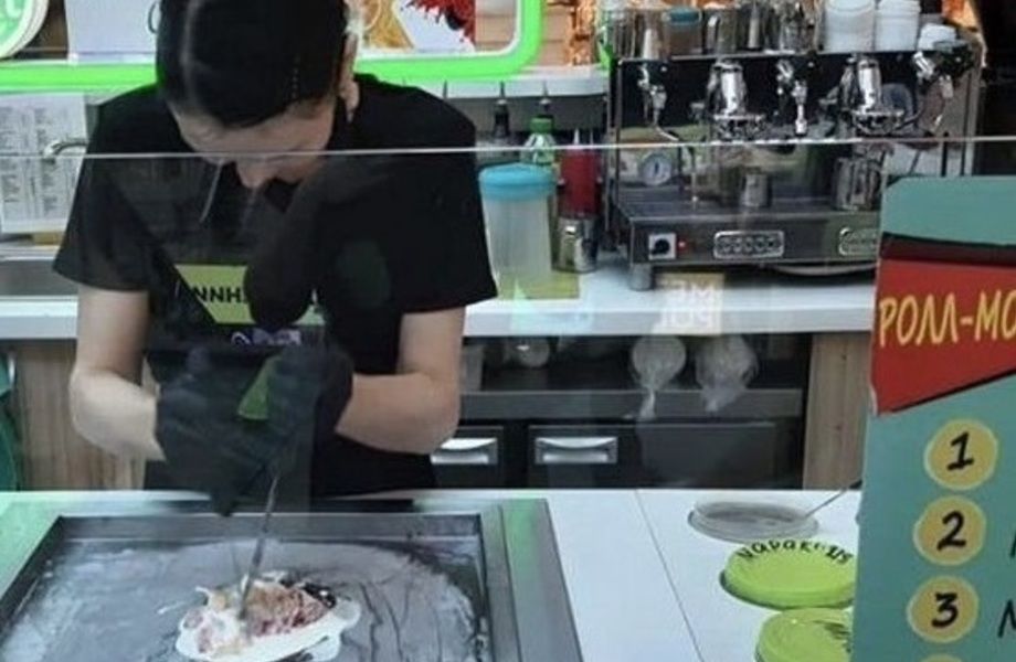 Тайское ролл-мороженое (работает 4 года)