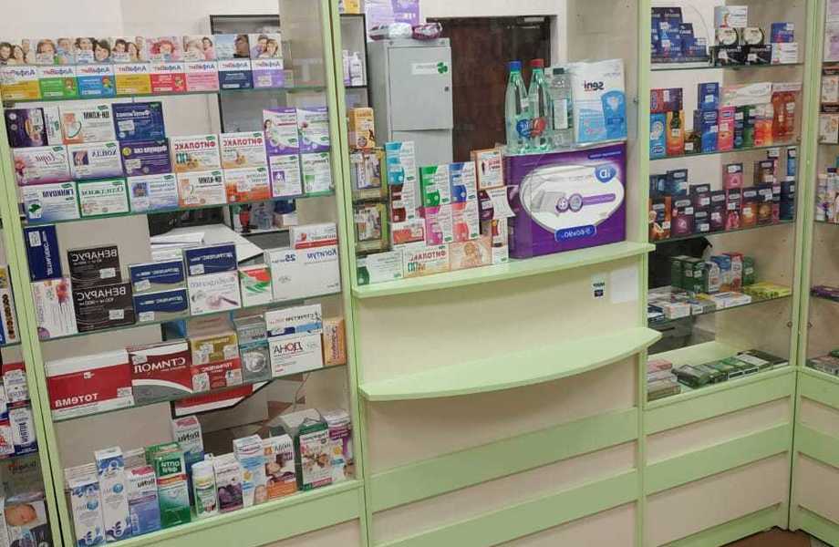 Сеть аптек (работает 5 лет) рядом с медицинскими центрами