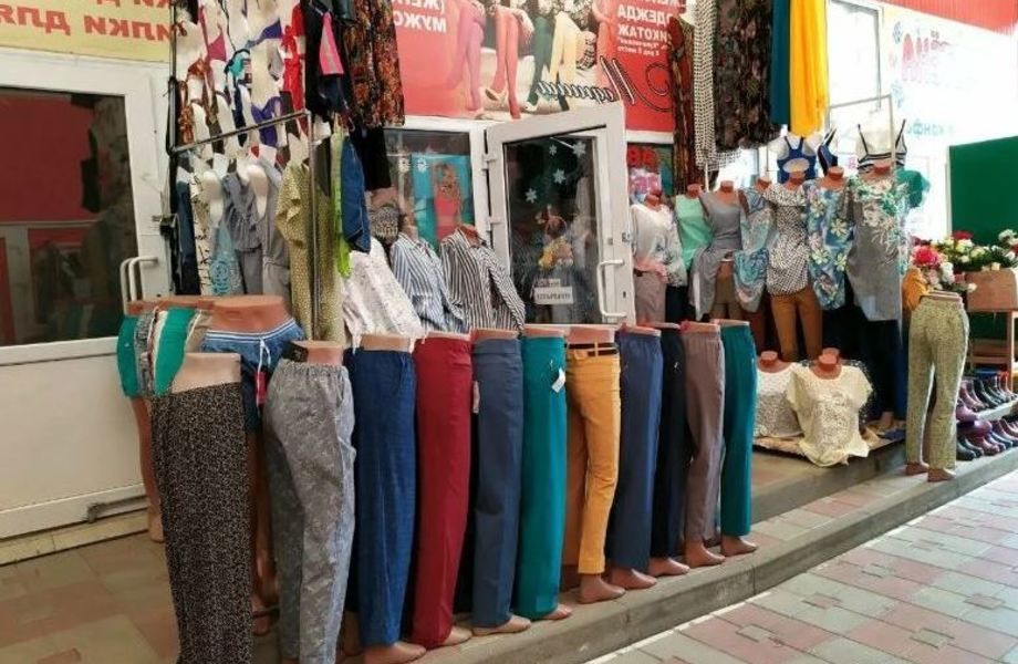 Магазин одежды на рынке