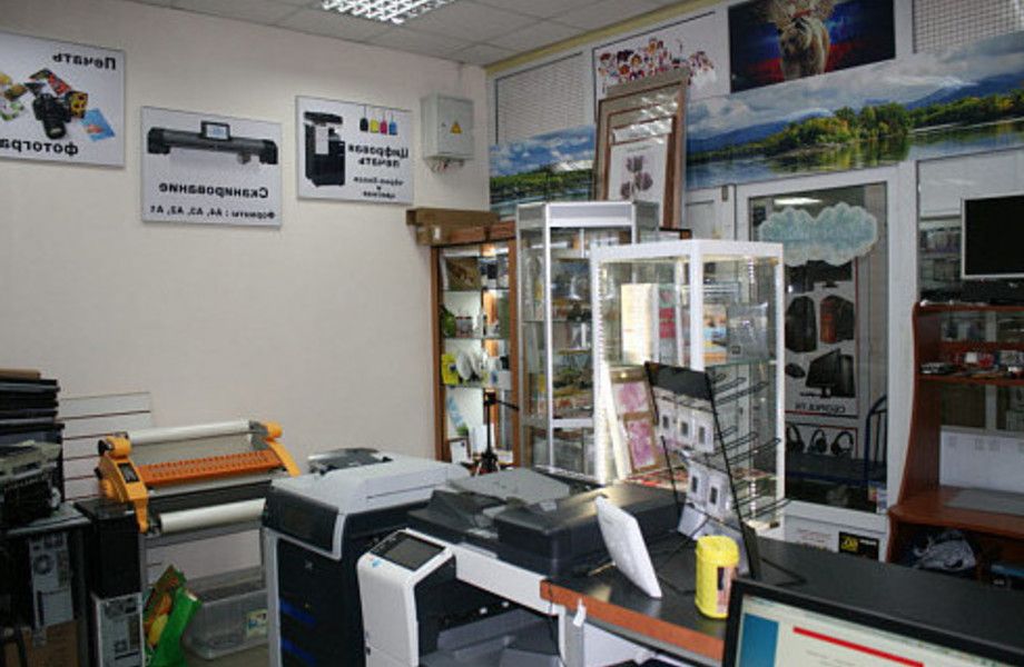 Центр по ремонту телефонов с высоким трафиком клиентов 