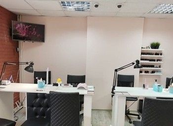 Фото Маникюрный салон в центре с низкой арендной ставкой