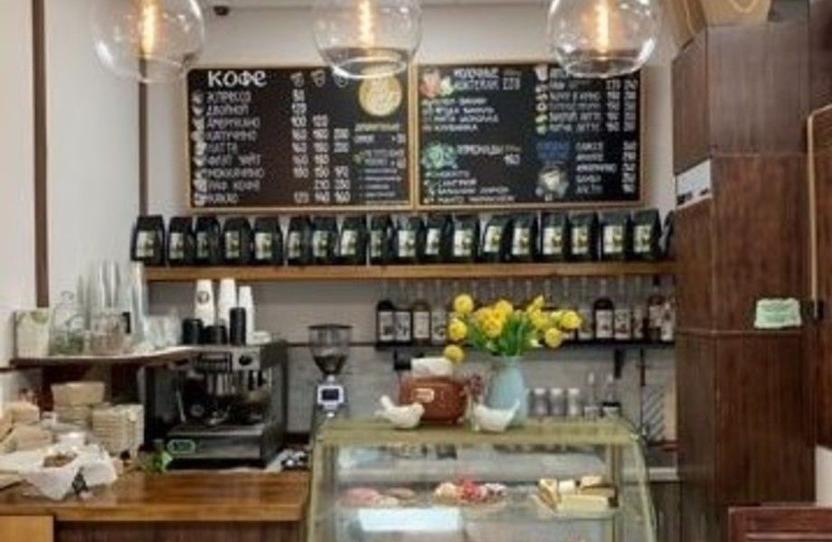 Два бизнеса в одной локации - кофе с собой и цветочная студия