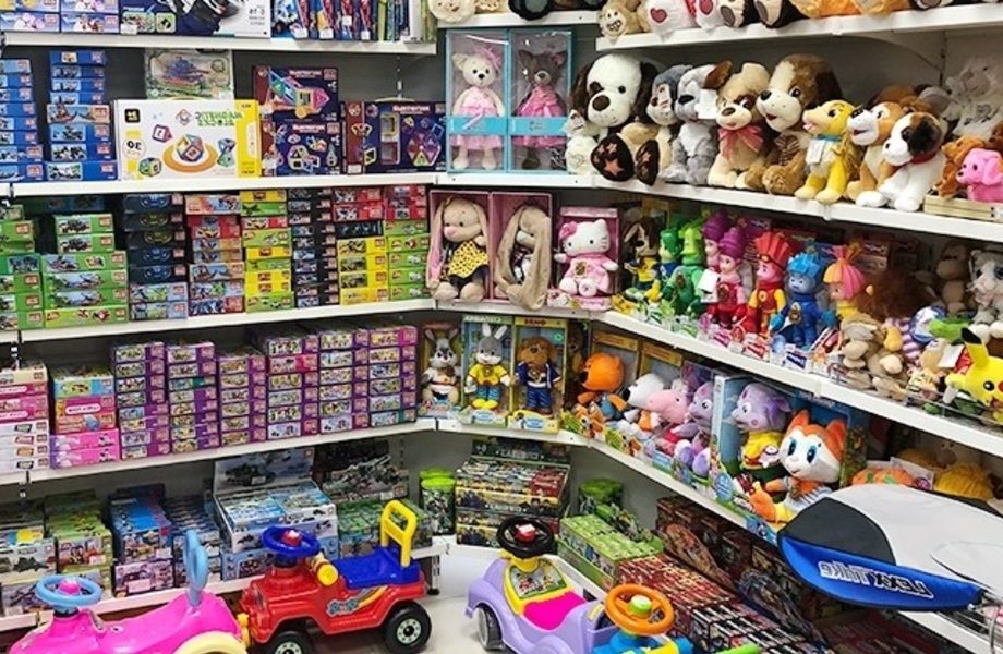 Магазин игрушек в шаговой доступности с дет. садами и школами. 
