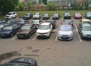 Фото Две вместительные автостоянки