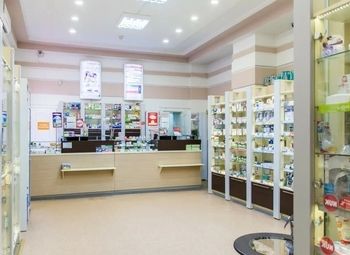 Фото Аптека в торговых рядах с высокой проходимостью