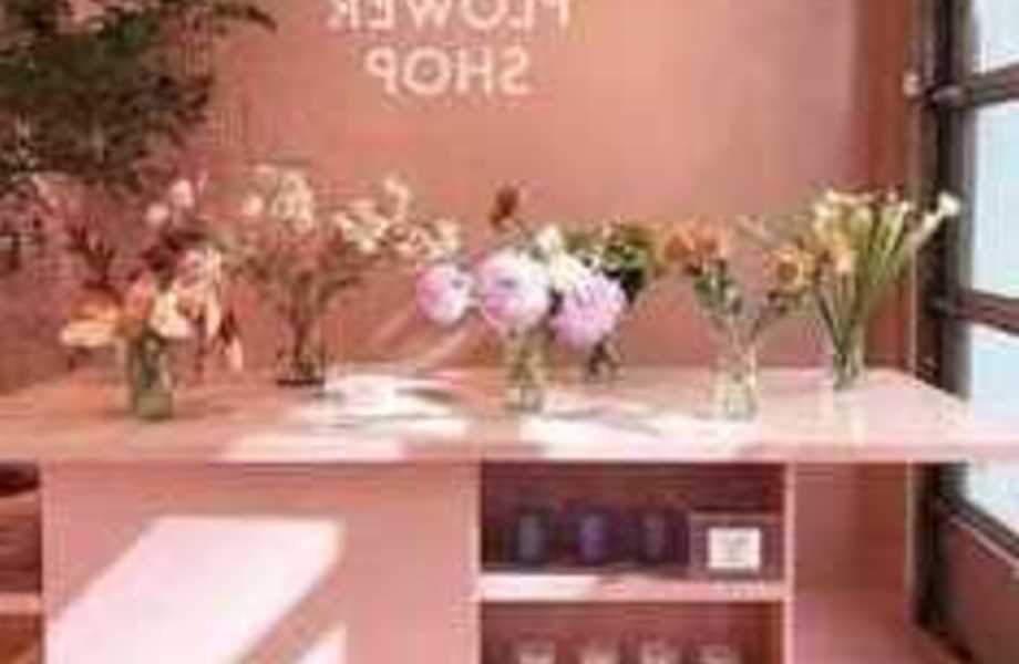 Цветочный магазин в популярном антикафе 