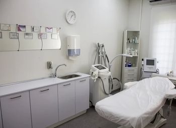 Фото Клиника косметологии + студия маникюра в ЗАО, с прибылью