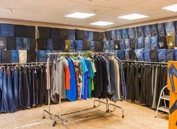 Фото Прибыльный магазин одежды на юге города