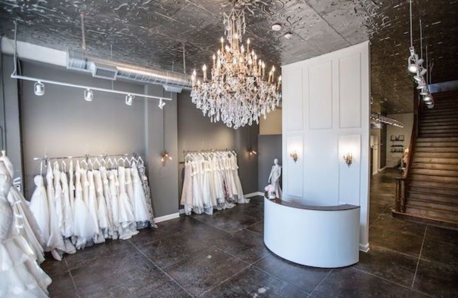 Салон свадебных платьев с личным швейным производством.