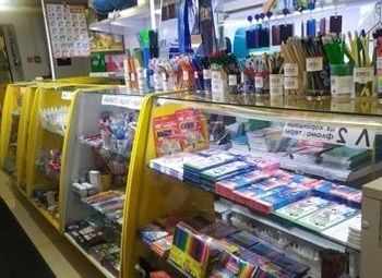 Фото Уютный магазин-островок по продаже канцтоваров