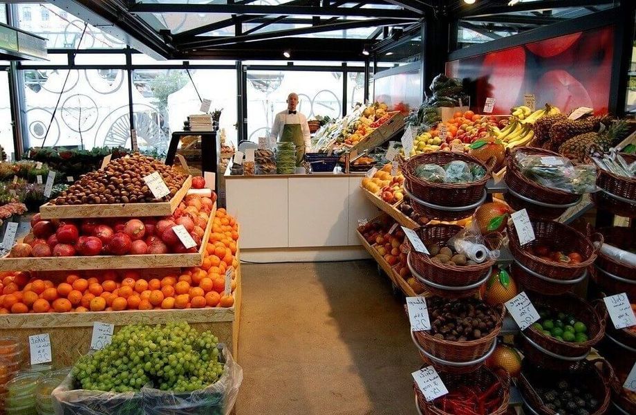 Магазин овощей и фруктов с баром по цене вложений
