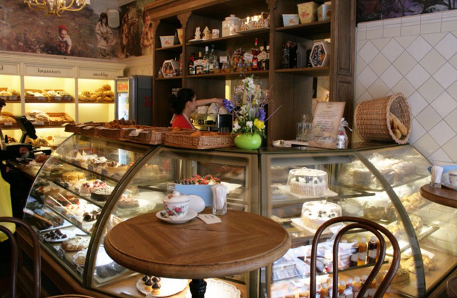 Кафе-пекарня в престижном районе  / Прибыль 70 000.