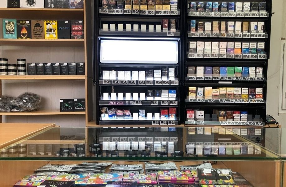 Лавка по продаже табака в удачной локации / Бизнесу 5 лет