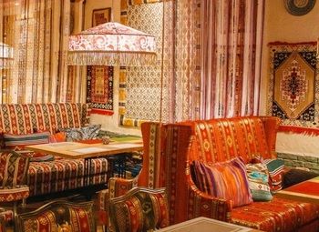 Фото Кафе восточной кухни с большой площадью и постоянной проходимостью