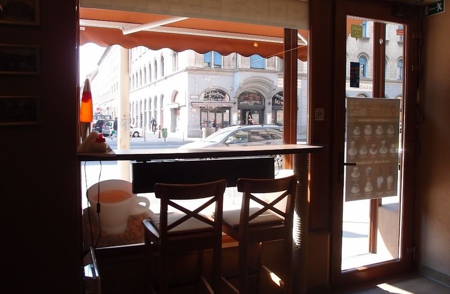 Атмосферная кофейня в центре города