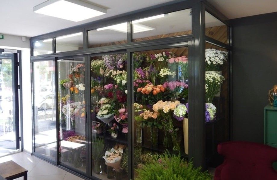 Магазин цветов в центре города с развитыми интернет продажами