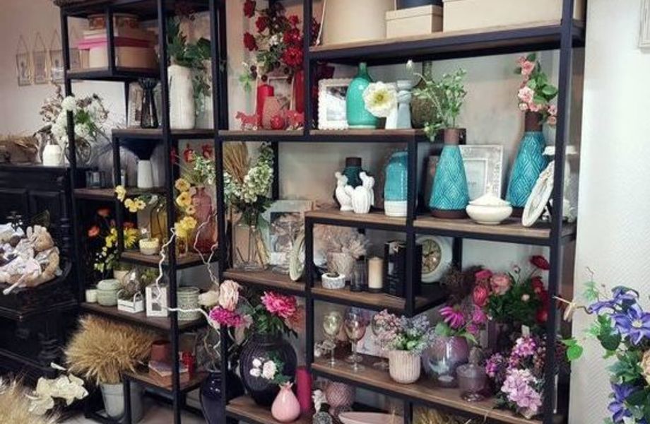 Магазин цветов в спальном районе среди ЖК премиум класса