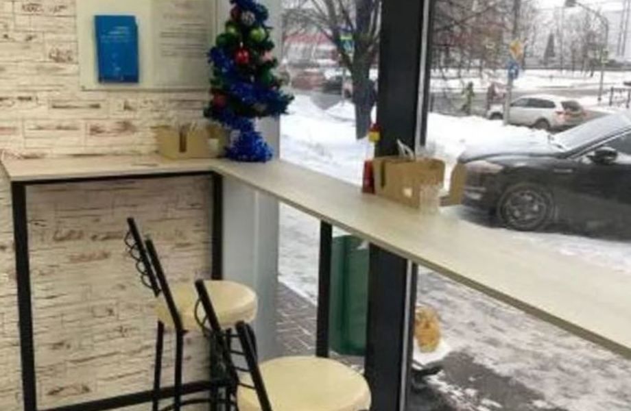 Готовая шашлычная в отдельном здании рядом с метро