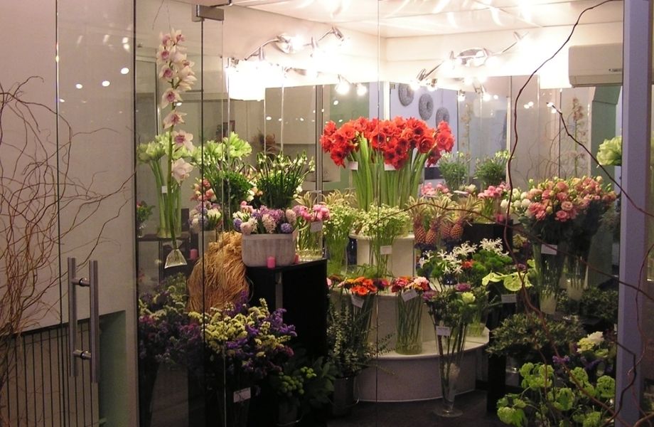 Магазин цветов в 100 метрах от метро