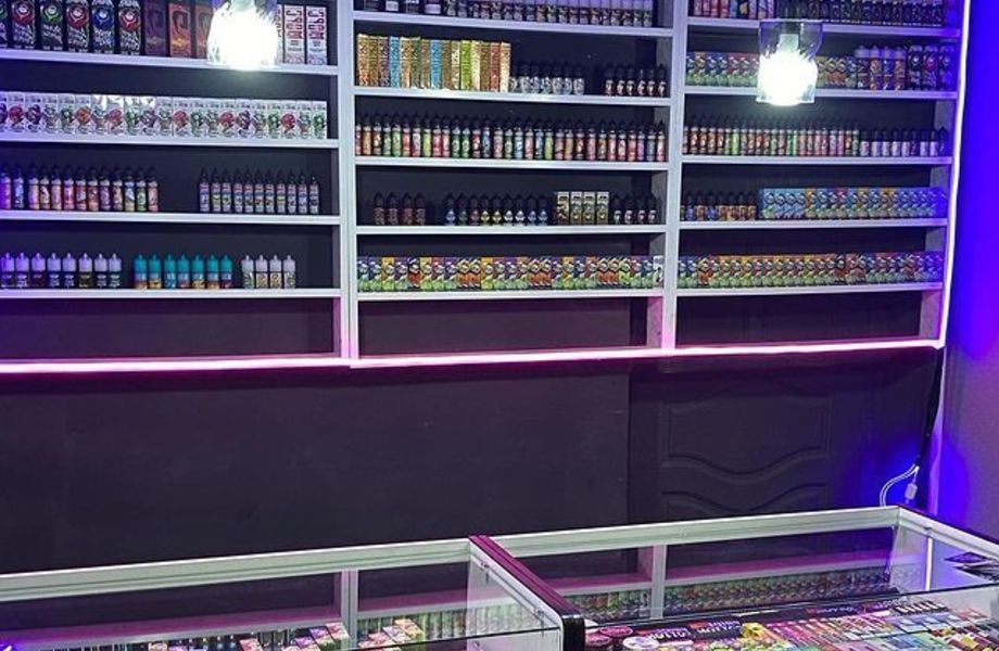    VAPE SHOP     1  325 000  