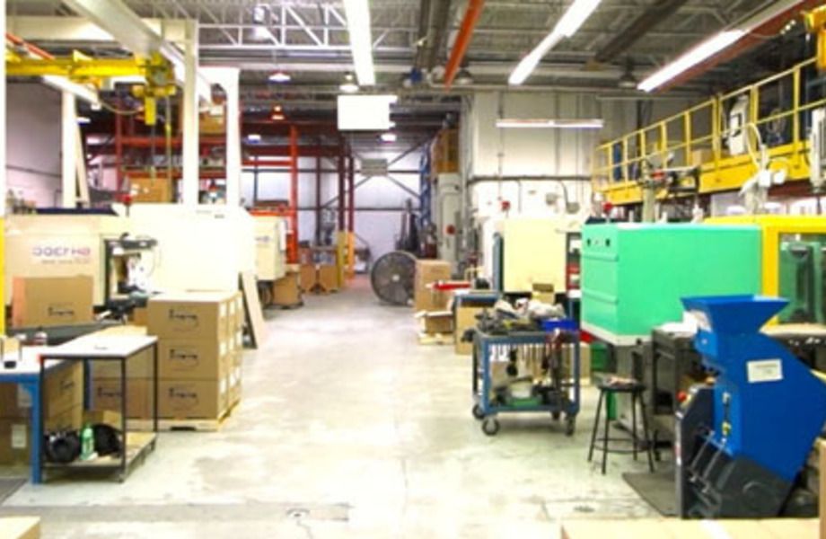 Завод по производству игрушек/пластиковых изделий